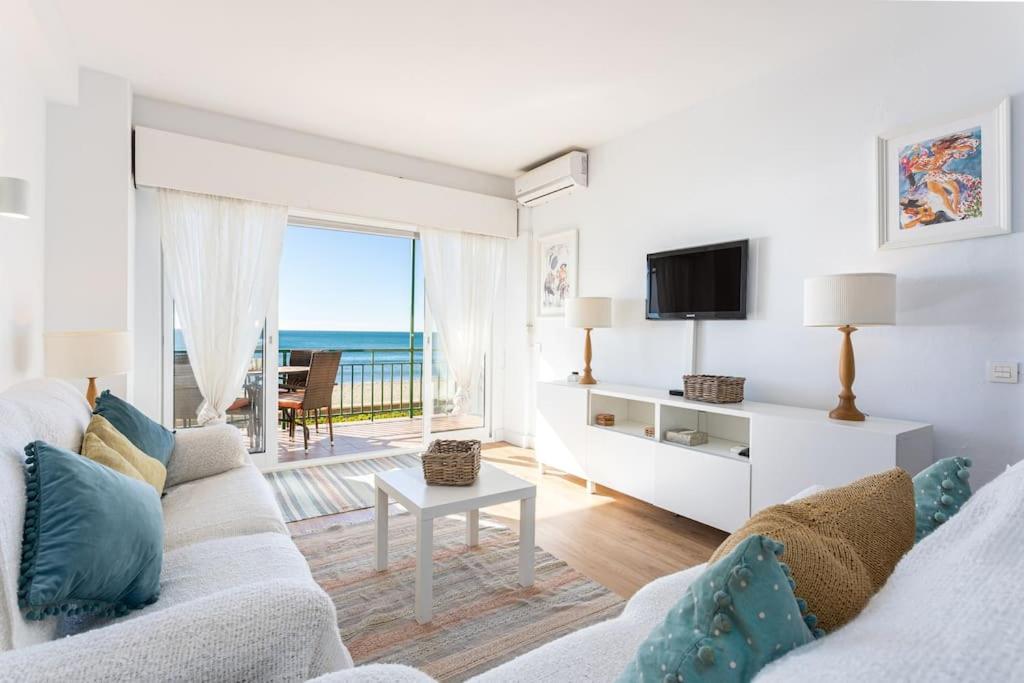 Ensuite Mediterranean Sea Front 푸엔히롤라 외부 사진