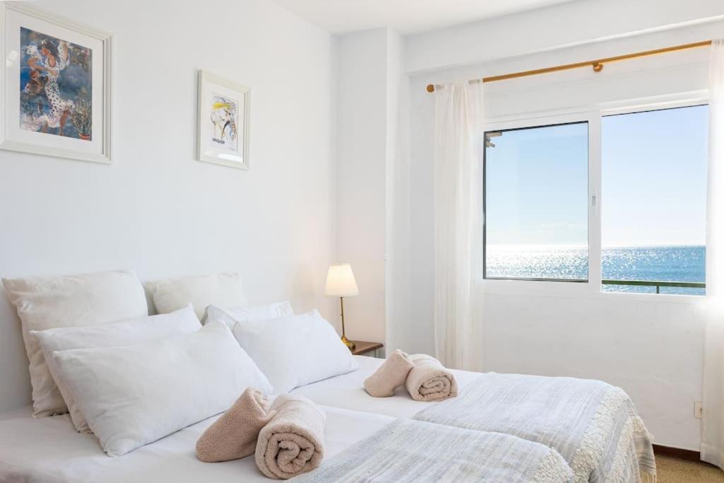 Ensuite Mediterranean Sea Front 푸엔히롤라 외부 사진